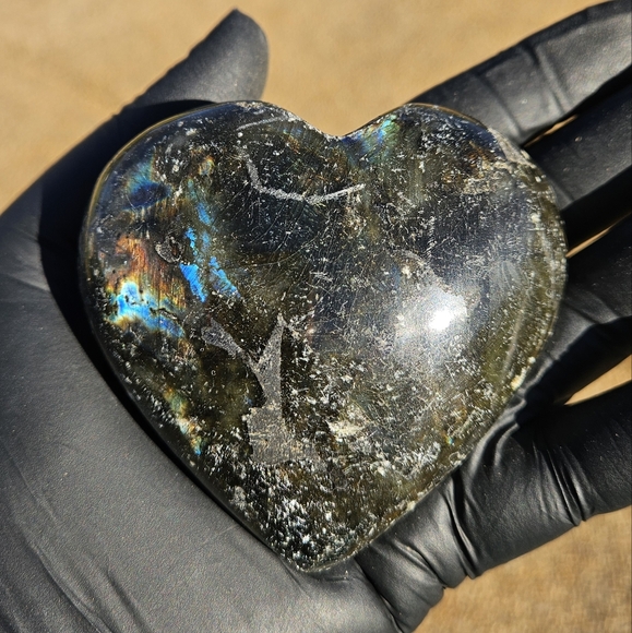 Labradorite Heart - Picture 1 of 3